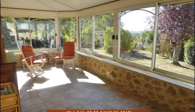 A vendre par TAIC immobilier, Tarn Aveyron Immobilier Caractère, agence immobilière Cordes sur Ciel, corps de ferme rénové 200m2, jardin 500m2, appartement indépendant, sud Villefranche de Rouergue,12,Aveyron.