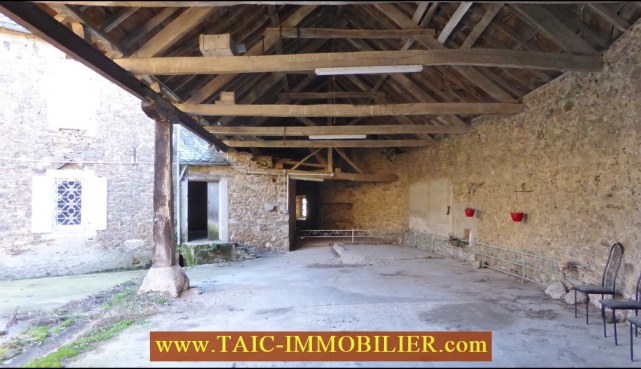 A vendre,taic immobilier,Tarn Aveyron Immobilier,Tarn, Secteur Tanus / Valence d'Albigeois : Vaste corps de ferme sur 1500m2 de terrain, ferme,dépendances,bergerie,