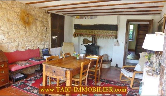 A vendre,taic immobilier,tarn aveyron immobilier,agence immobiliere cordes sur ciel,81,tarn,realmont,Charmant corps de ferme rénové de 275m2 avec Gîte et dépendances sur 1Ha,puits
