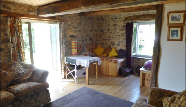 Saisissez un texte de remplacement ici. A vendre par TAIC Immobilier,charmante maison 100m2,4 chambres,riviere, rénovée,Tarn,Tarn aveyron immobilier caractere,agence immobiliere cordes sur ciel,realmont