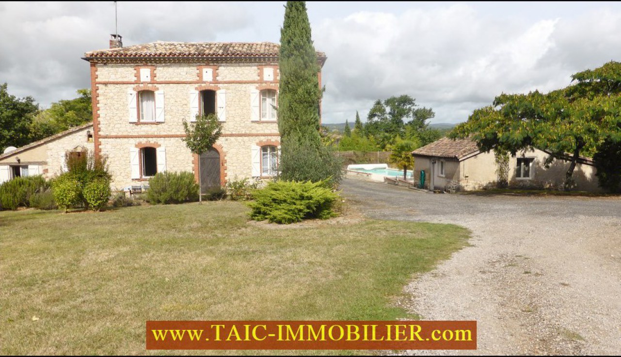 a vendre,81,tarn,gaillac,albi,castelnau de montmiral,propriété,350m2,piscine,dépendances,hectare,calme,vue,tarn aveyron immobilier,caractere,taic immobilier,agence immobiliere cordes sur ciel