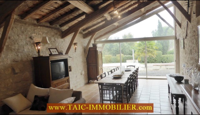 a vendre,81,tarn,gaillac,albi,castelnau de montmiral,propriété,350m2,piscine,dépendances,hectare,calme,vue,tarn aveyron immobilier,caractere,taic immobilier,agence immobiliere cordes sur ciel
