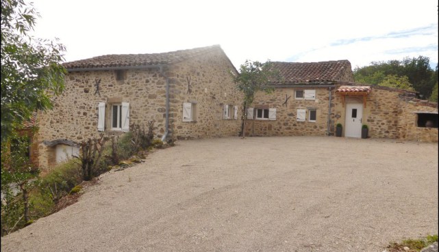 a vendre,taic immobilier,laguépie,82,tarn et garonne,maison d'architecte,haut de gamme,ensemble immobilier,prestations,piscine,gite,jacuzzi,salle de projection, agence immobiliere cordes sur ciel,albi,tarn aveyron immobilier caractere