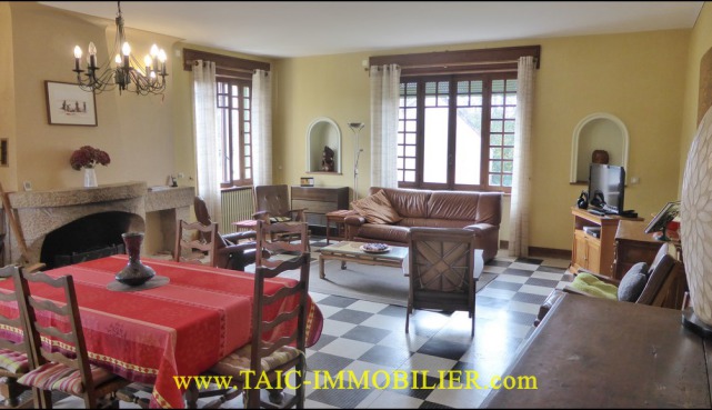 A vendre,12,aveyron,jolie maison de village,parc,puits,tanus,requista,calme,charme,agence immobiliere cordes sur ciel,tarn,taic immobilier