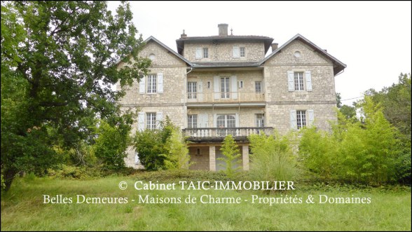 a vendre,82,Tarn et Garonne, demeure de prestige, maison de maître,hectares,puits,parc,truffière,maison d'architecte,taic immobilier,demeude de charme,tarn aveyron immobilier caractère,calme,luxe,lumineux