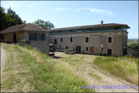 A vendre,Cordes sur Ciel,Tarn,propriété,corps de ferme,salle de reception,cusine pro,chambre d'hote,hectare,puits,agence immobiliere cordes sur ciel,taic-immobilier,occitanie,Laguépie