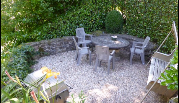 A vendre St antonin noble val Maison de meunier du 18ème siècle sur env. 260m2  entre Najac et Saint Antonin Noble Val sur 4.5Ha de parc, bois et lac.