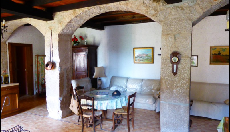 A vendre Surplombant les Gorges du Tarn   Domaine de chasse giboyeux de 260 hectares d'un seul tenant.