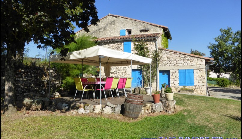 A vendre Cordes sur Ciel belle maison en pierre blanche rénovée sur 220m2 et un hectare de terrain, piscine - taic-Immobilier