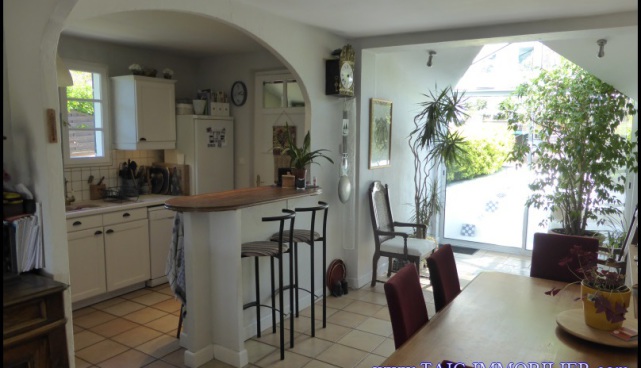 A vendre par TAIC Immobilier - Albi - Villa de 115m2 et ses 2 gites independants sur 850m2 de terrain avec piscine, garage,puits, au calme.