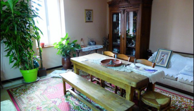 A vendre par TAIC Immobilier Graulhet Maison de Maître sur 7,5 hectares avec piscine et dépendances, boxes chevaux, prairie, puits