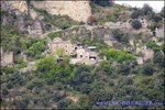A vendre par Tarn Aveyron Immobilier Caractere, secteur Millau, aveyron,Hameau à vocation touristique composé de 4 maisons idéalement situé au pied d'un château médiéval surplombant les Gorges du Tarn.