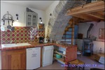 A vendre par Tarn Aveyron Immobilier Caractere, secteur Millau, aveyron,Hameau à vocation touristique composé de 4 maisons idéalement situé au pied d'un château médiéval surplombant les Gorges du Tarn.