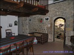 A vendre par Tarn Aveyron Immobilier Caractere, secteur Millau, aveyron,Hameau à vocation touristique composé de 4 maisons idéalement situé au pied d'un château médiéval surplombant les Gorges du Tarn.