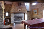 A vendre par Tarn Aveyron Immobilier Caractere, secteur Millau, aveyron,Hameau à vocation touristique composé de 4 maisons idéalement situé au pied d'un château médiéval surplombant les Gorges du Tarn.