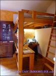 A vendre par Tarn Aveyron Immobilier Caractere, secteur Millau, aveyron,Hameau à vocation touristique composé de 4 maisons idéalement situé au pied d'un château médiéval surplombant les Gorges du Tarn.