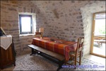 A vendre par Tarn Aveyron Immobilier Caractere, secteur Millau, aveyron,Hameau à vocation touristique composé de 4 maisons idéalement situé au pied d'un château médiéval surplombant les Gorges du Tarn.