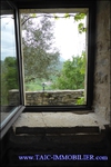 A vendre par Tarn Aveyron Immobilier Caractere, secteur Millau, aveyron,Hameau à vocation touristique composé de 4 maisons idéalement situé au pied d'un château médiéval surplombant les Gorges du Tarn.