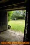 A vendre par Tarn Aveyron Immobilier Caractère, secteur Villefranche de Rouergue, La Fouillade,12, Aveyron, corps de ferme à rénover de 150m2 sur 4 hectares, dépendances,granges,prairie,calme,source,taic immobilier,agence immobilière cordes sur ciel