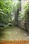A vendre par Tarn Aveyron Immobilier Caractère, secteur Villefranche de Rouergue, La Fouillade,12, Aveyron, corps de ferme à rénover de 150m2 sur 4 hectares, dépendances,granges,prairie,calme,source,taic immobilier,agence immobilière cordes sur ciel