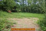 A vendre par Tarn Aveyron Immobilier Caractère, secteur Villefranche de Rouergue, La Fouillade,12, Aveyron, corps de ferme à rénover de 150m2 sur 4 hectares, dépendances,granges,prairie,calme,source,taic immobilier,agence immobilière cordes sur ciel