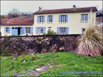 A vendre par Tarn Aveyron Immobilier Caractere, Secteur Teillet Corps de ferme de 280m2 sur 3Ha de terre bordé par une rivière, étang,  grange et dépendances