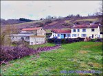 A vendre par Tarn Aveyron Immobilier Caractere, Secteur Teillet Corps de ferme de 280m2 sur 3Ha de terre bordé par une rivière, étang,  grange et dépendances