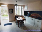 A vendre par Tarn Aveyron Immobilier Caractere, Secteur Teillet Corps de ferme de 280m2 sur 3Ha de terre bordé par une rivière, étang,  grange et dépendances