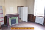 A vendre par Tarn Aveyron Immobilier Caractère,TAIC Immobilier, agence immobilière Cordes sur Ciel,Tarn,Gaillac, Maison Bourgeoise fin XVIIIiéme à rénover sur environ 250m2,garage 130m2,combles 100m2,centre village