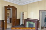 A vendre par Tarn Aveyron Immobilier Caractère,TAIC Immobilier, agence immobilière Cordes sur Ciel,Tarn,Gaillac, Maison Bourgeoise fin XVIIIiéme à rénover sur environ 250m2,garage 130m2,combles 100m2,centre village