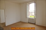 A vendre par Tarn Aveyron Immobilier Caractère,TAIC Immobilier, agence immobilière Cordes sur Ciel,Tarn,Gaillac, Maison Bourgeoise fin XVIIIiéme à rénover sur environ 250m2,garage 130m2,combles 100m2,centre village