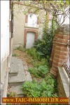 A vendre par Tarn Aveyron Immobilier Caractère,TAIC Immobilier, agence immobilière Cordes sur Ciel,Tarn,Gaillac, Maison Bourgeoise fin XVIIIiéme à rénover sur environ 250m2,garage 130m2,combles 100m2,centre village