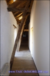 A vendre par TAIC Immobilier agence immobilière à cordes sur ciel, secteur Cordes sur Ciel propriété de 860m2 sur 5 hectares, cuisine pro, salle de restaurant, puits.