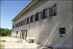 A vendre par TAIC Immobilier agence immobilière à cordes sur ciel, secteur Cordes sur Ciel propriété de 860m2 sur 5 hectares, cuisine pro, salle de restaurant, puits.