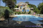 A vendre Cordes sur ciel belle Maison en pierre blanche sur 220m2 et 1 hectare de parc et prairie. Piscine.
