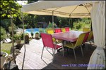 A vendre Cordes sur ciel belle Maison en pierre blanche sur 220m2 et 1 hectare de parc et prairie. Piscine.