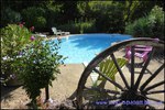A vendre Cordes sur ciel belle Maison en pierre blanche sur 220m2 et 1 hectare de parc et prairie. Piscine.