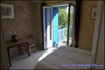 A vendre Cordes sur ciel belle Maison en pierre blanche sur 220m2 et 1 hectare de parc et prairie. Piscine.