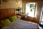A vendre Cordes sur ciel belle Maison en pierre blanche sur 220m2 et 1 hectare de parc et prairie. Piscine.