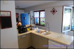 A vendre Cordes sur ciel belle Maison en pierre blanche sur 220m2 et 1 hectare de parc et prairie. Piscine.