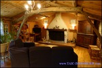 A vendre Cordes sur ciel belle Maison en pierre blanche sur 220m2 et 1 hectare de parc et prairie. Piscine.