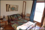 A vendre par TAIC Immobilier agence immobilière en ligne secteur Albi / Gaillac Villa d'architecte plain-pied sur 160m2 et 3000m2 de terrain en situation dominante.
