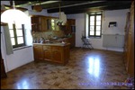 A vendre par TAIC Immobilier secteur Cordes sur Ciel Joli corp de ferme en U de 200m2 sur 8000m2 de parc avec tennis et piscine