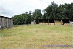 A vendre par TAIC-Immobilier agence immobilière à Cordes sur Ciel, propriété de 400m2 à Albi avec carrière, 13 boxes,dépendances,puits, sur 27 hectares