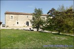A vendre par TAIC Immobilier Secteur Cuq-Toulza Belle longère de 350m2 avec son gite de 60m2 dépendances sur 2 hectares en situation dominante.