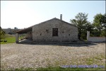 A vendre par TAIC Immobilier Secteur Cuq-Toulza Belle longère de 350m2 avec son gite de 60m2 dépendances sur 2 hectares en situation dominante.