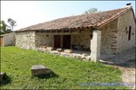 A vendre par TAIC Immobilier Secteur Cuq-Toulza Belle longère de 350m2 avec son gite de 60m2 dépendances sur 2 hectares en situation dominante.