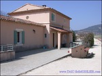 A vendre par TAIC Immobilier A vendre Secteur Avignon : Domaine équestre sur 15Ha permettant l'exploitation en écurie de propriétaires, poneys club, haras, commerce de chevaux. Superbes installations ! Manège, 4 Carrières , maison de maître etc