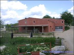 A vendre par TAIC Immobilier A vendre Secteur Avignon : Domaine équestre sur 15Ha permettant l'exploitation en écurie de propriétaires, poneys club, haras, commerce de chevaux. Superbes installations ! Manège, 4 Carrières , maison de maître etc