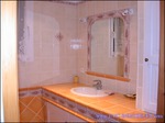 A vendre par TAIC Immobilier A vendre Secteur Avignon : Domaine équestre sur 15Ha permettant l'exploitation en écurie de propriétaires, poneys club, haras, commerce de chevaux. Superbes installations ! Manège, 4 Carrières , maison de maître etc